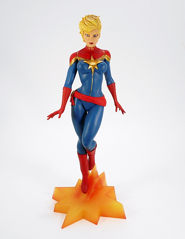 CAPITANA MARVEL DIAMOND SELECT
